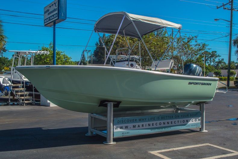 Thumbnail 3 for New 2016 Sportsman 17 Island Reef boat for sale in West Palm Beach, FL