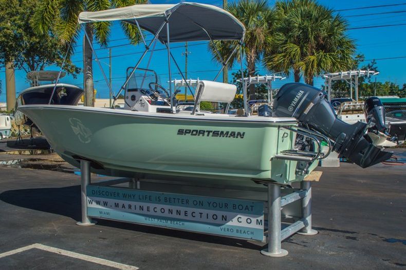Thumbnail 5 for New 2016 Sportsman 17 Island Reef boat for sale in West Palm Beach, FL
