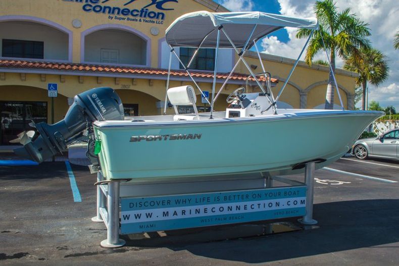 Thumbnail 7 for New 2016 Sportsman 17 Island Reef boat for sale in West Palm Beach, FL