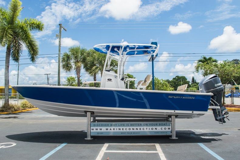 Thumbnail 4 for New 2015 Sportsman Masters 247 Bay Boat boat for sale in Vero Beach, FL