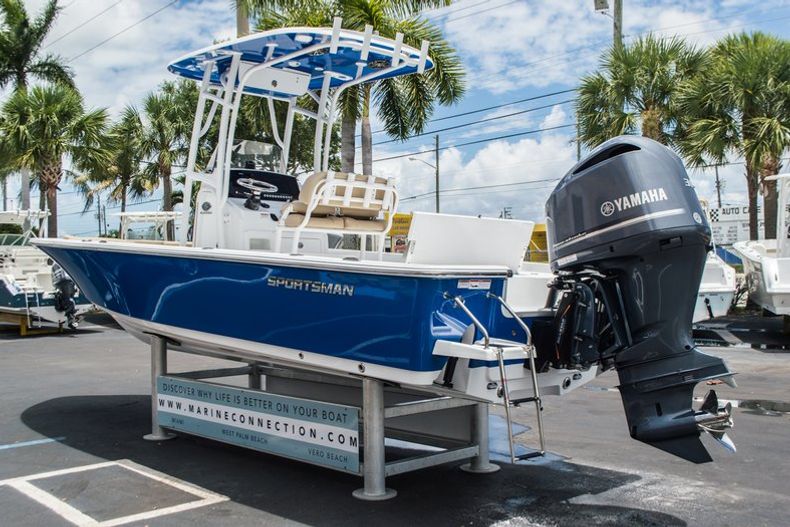 Thumbnail 5 for New 2015 Sportsman Masters 247 Bay Boat boat for sale in Vero Beach, FL