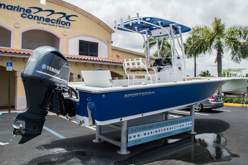 Thumbnail 7 for New 2015 Sportsman Masters 247 Bay Boat boat for sale in Vero Beach, FL