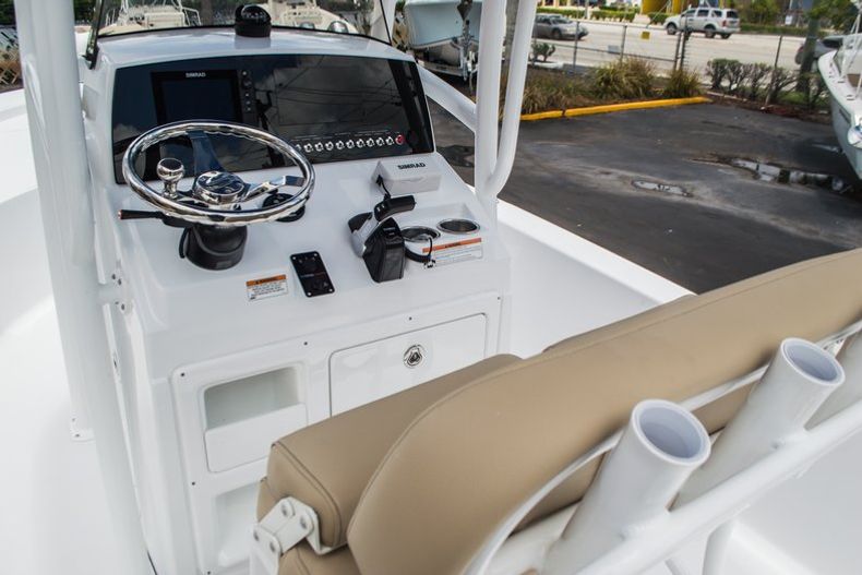 Thumbnail 27 for New 2015 Sportsman Masters 247 Bay Boat boat for sale in Vero Beach, FL