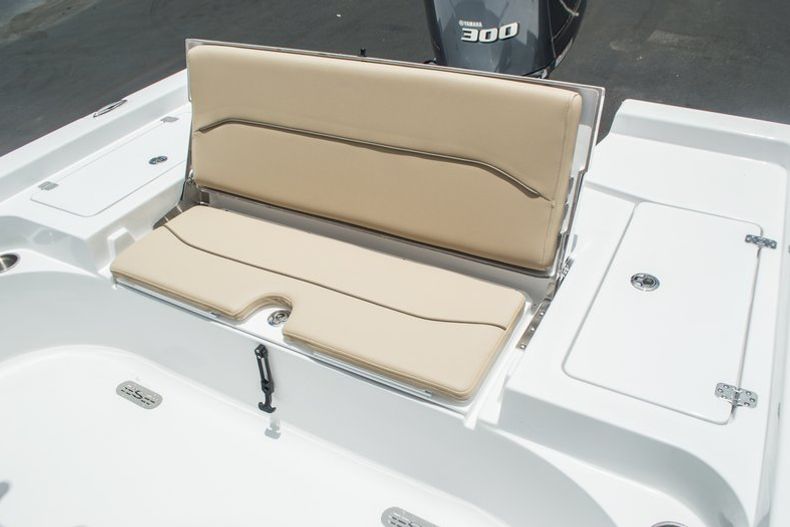Thumbnail 38 for New 2015 Sportsman Masters 247 Bay Boat boat for sale in Vero Beach, FL