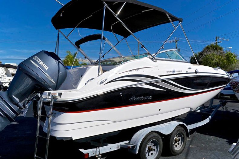New 2014 Hurricane SunDeck SD 2200 OB boat for sale in West Palm Beach, FL