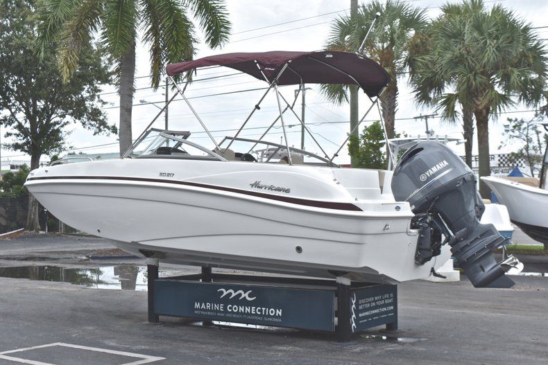 Thumbnail 5 for New 2019 Hurricane 217 SunDeck OB boat for sale in Vero Beach, FL