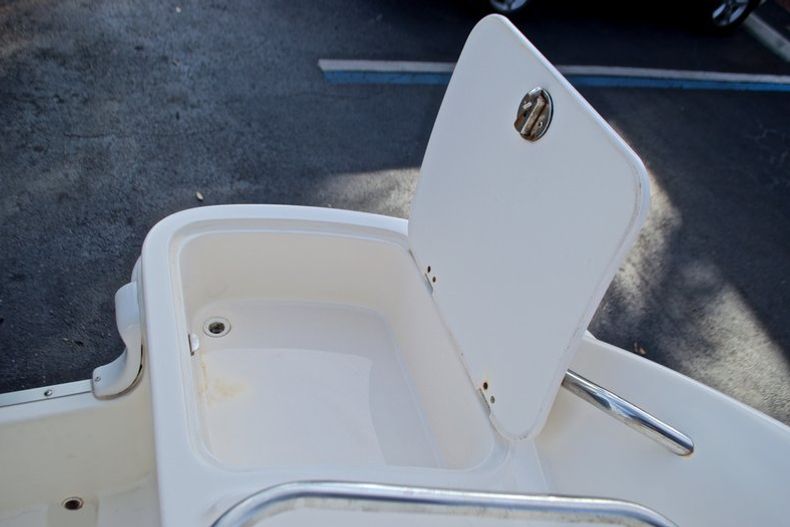 Thumbnail 17 for Used 2007 Hurricane SunDeck SD 2400 OB boat for sale in West Palm Beach, FL