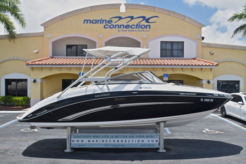 Used 2010 Yamaha 242 Limited S boat for sale in West Palm Beach, FL