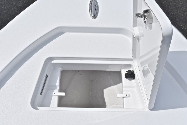Thumbnail 49 for New 2019 Sportsman Masters 207 Bay Boat boat for sale in Vero Beach, FL