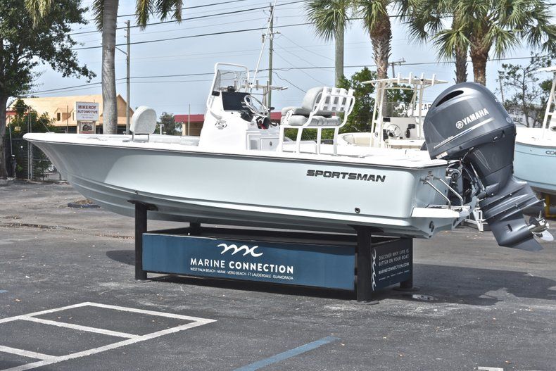 Thumbnail 5 for New 2019 Sportsman Masters 207 Bay Boat boat for sale in Vero Beach, FL
