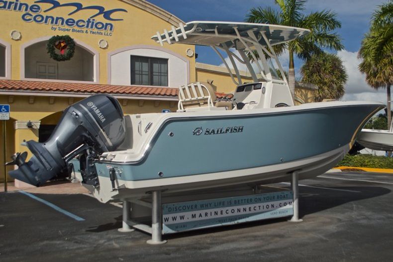 Thumbnail 7 for New 2017 Sailfish 236 CC Center Conosle boat for sale in West Palm Beach, FL