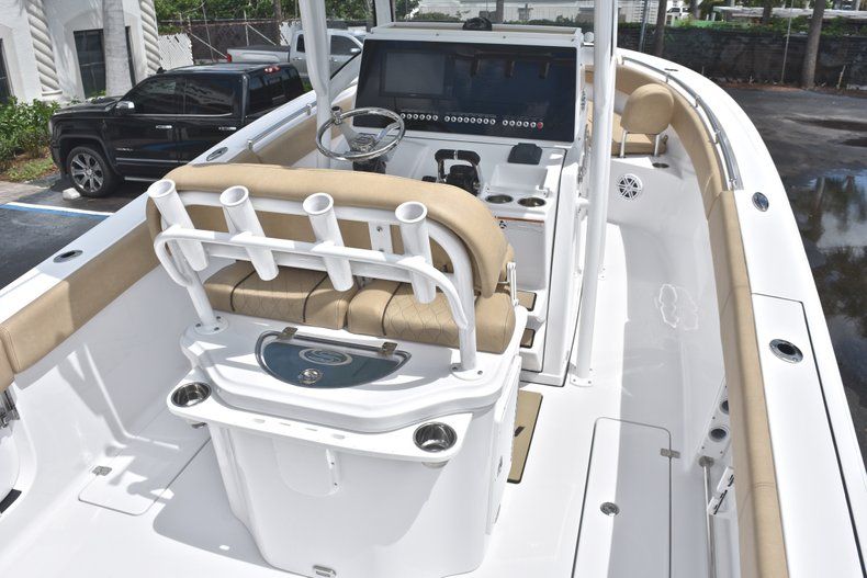 Thumbnail 8 for New 2019 Sportsman Open 252 Center Console boat for sale in West Palm Beach, FL