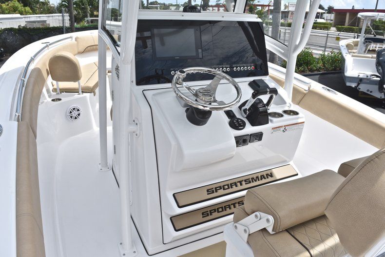 Thumbnail 35 for New 2019 Sportsman Open 252 Center Console boat for sale in West Palm Beach, FL