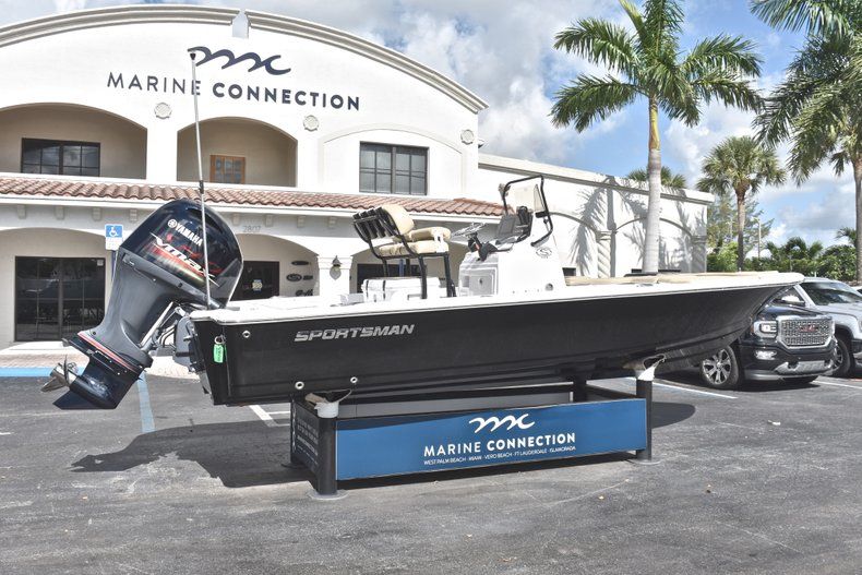 Thumbnail 7 for New 2019 Sportsman Tournament 214 Bay Boat boat for sale in West Palm Beach, FL