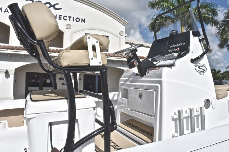 Thumbnail 8 for New 2019 Sportsman Tournament 214 Bay Boat boat for sale in West Palm Beach, FL