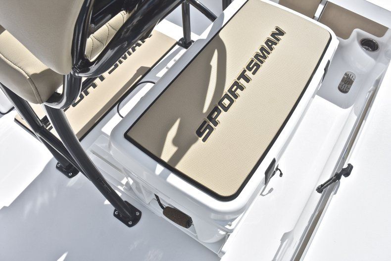 Thumbnail 20 for New 2019 Sportsman Tournament 214 Bay Boat boat for sale in West Palm Beach, FL