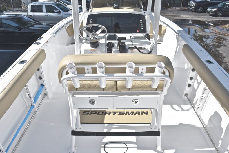 Thumbnail 8 for New 2019 Sportsman Open 232 Center Console boat for sale in West Palm Beach, FL