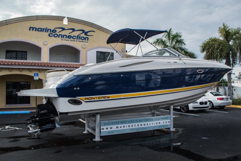 Thumbnail 7 for Used 2002 Monterey 2985 Bowrider boat for sale in West Palm Beach, FL