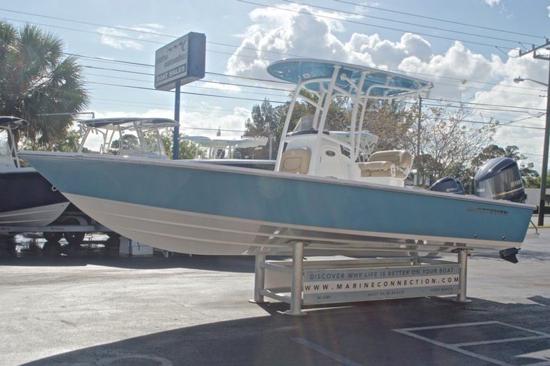 Thumbnail 3 for New 2017 Sportsman Masters 247 Bay Boat boat for sale in West Palm Beach, FL