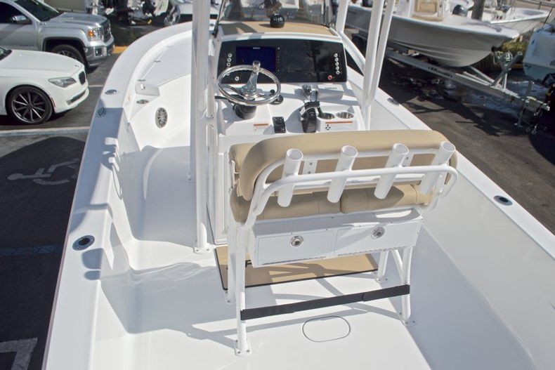 Thumbnail 11 for New 2017 Sportsman Masters 247 Bay Boat boat for sale in West Palm Beach, FL