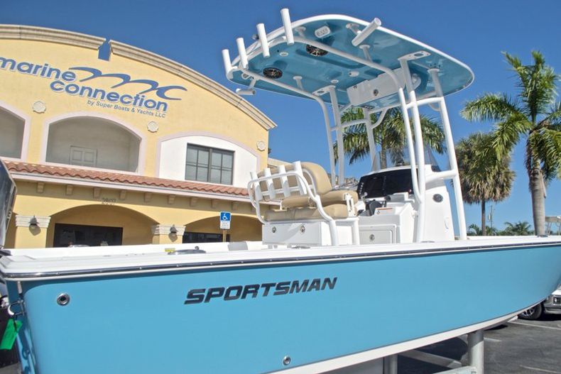 Thumbnail 9 for New 2017 Sportsman Masters 247 Bay Boat boat for sale in West Palm Beach, FL