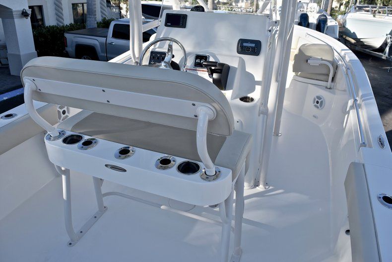 Thumbnail 4 for New 2018 Cobia 220 Center Console boat for sale in Islamorada, FL