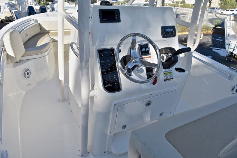 Thumbnail 19 for New 2018 Cobia 220 Center Console boat for sale in Islamorada, FL