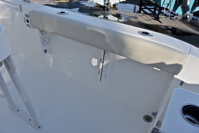 Thumbnail 11 for New 2018 Cobia 220 Center Console boat for sale in Islamorada, FL