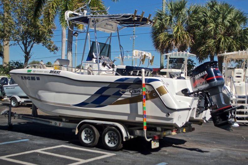 Thumbnail 5 for Used 2003 Pro Kat 2000 boat for sale in West Palm Beach, FL