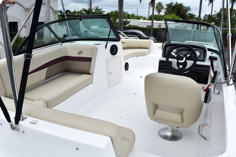 Thumbnail 16 for New 2019 Hurricane SunDeck SD 187 OB boat for sale in West Palm Beach, FL