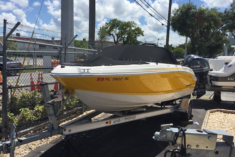 Thumbnail 22 for Used 2014 Chaparral 19 H2O SPORT boat for sale in Miami, FL