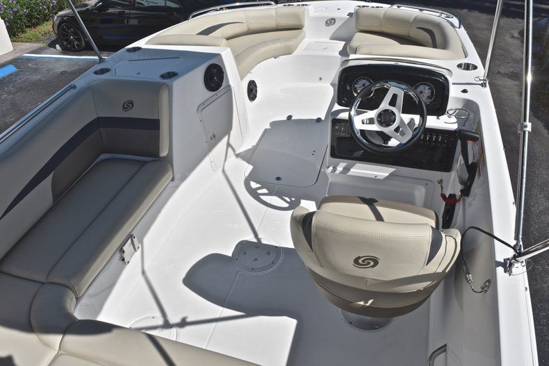 Thumbnail 8 for New 2019 Hurricane 188 SunDeck Sport OB boat for sale in Vero Beach, FL