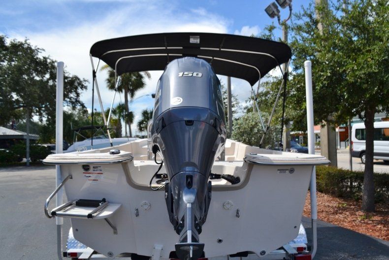 Thumbnail 4 for New 2019 Carolina Skiff 218DLV boat for sale in Vero Beach, FL