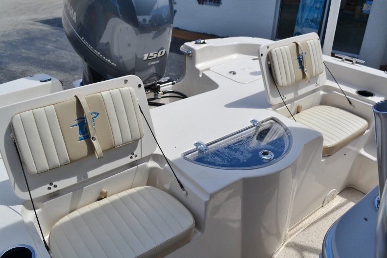 Thumbnail 19 for New 2019 Carolina Skiff 218DLV boat for sale in Vero Beach, FL