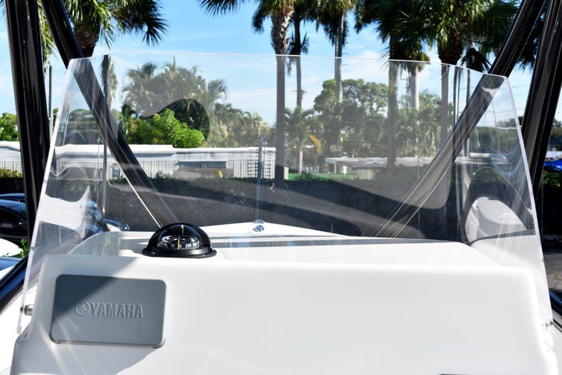 Thumbnail 33 for New 2018 Cobia 220 Center Console boat for sale in West Palm Beach, FL