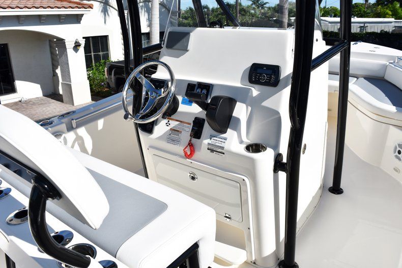 Thumbnail 32 for New 2018 Cobia 220 Center Console boat for sale in West Palm Beach, FL