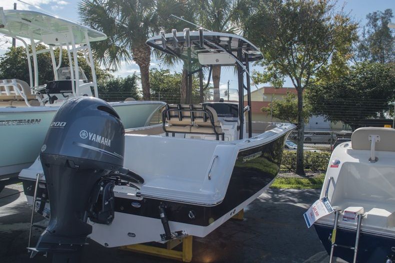 Thumbnail 1 for New 2015 Sportsman Heritage 231 Center Console boat for sale in West Palm Beach, FL