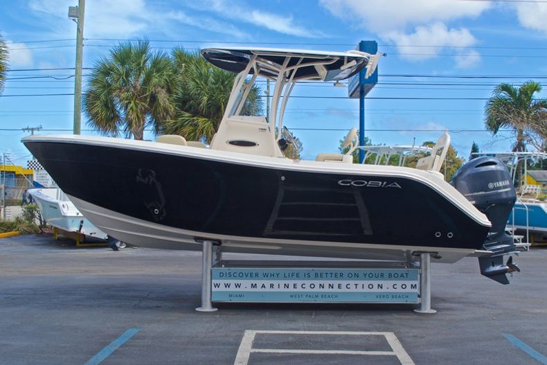 Thumbnail 5 for New 2016 Cobia 220 Center Console boat for sale in Vero Beach, FL