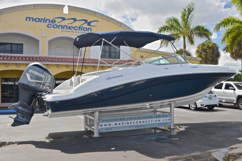 Thumbnail 8 for New 2017 Hurricane SunDeck SD 2690 OB boat for sale in West Palm Beach, FL