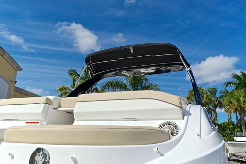 Thumbnail 12 for New 2014 Rinker Captiva 276 Bowrider boat for sale in West Palm Beach, FL