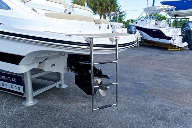 Thumbnail 23 for New 2014 Rinker Captiva 276 Bowrider boat for sale in West Palm Beach, FL