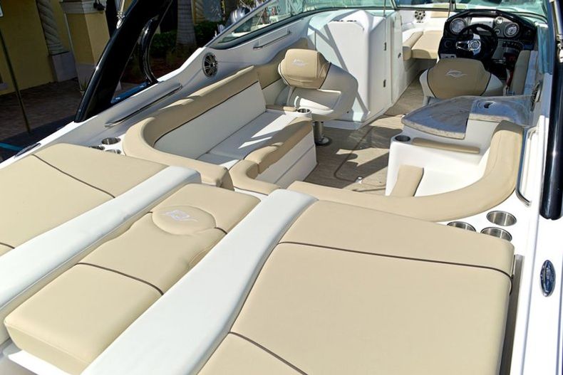 Thumbnail 32 for New 2014 Rinker Captiva 276 Bowrider boat for sale in West Palm Beach, FL