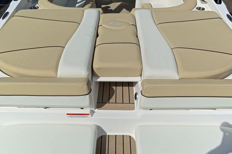 Thumbnail 28 for New 2014 Rinker Captiva 276 Bowrider boat for sale in West Palm Beach, FL