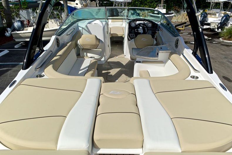 Thumbnail 29 for New 2014 Rinker Captiva 276 Bowrider boat for sale in West Palm Beach, FL
