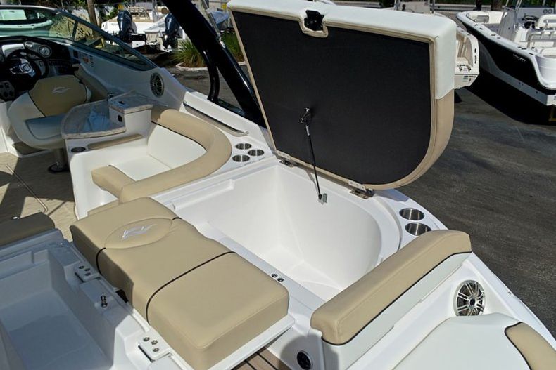 Thumbnail 43 for New 2014 Rinker Captiva 276 Bowrider boat for sale in West Palm Beach, FL