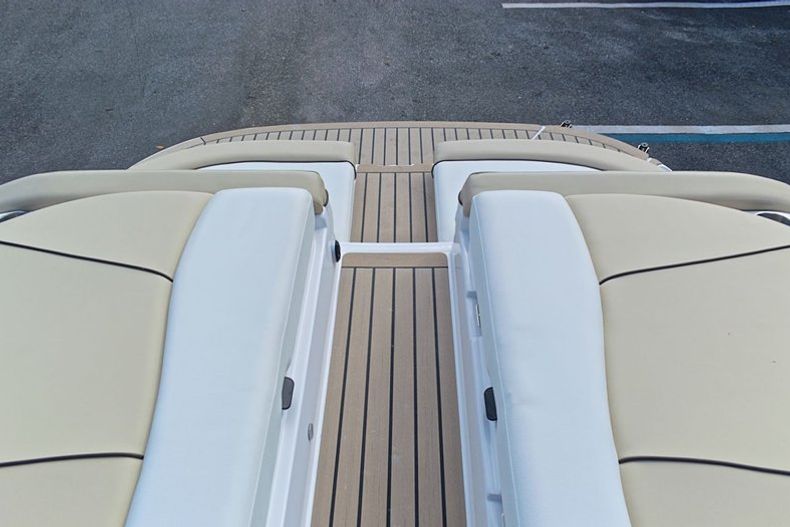Thumbnail 51 for New 2014 Rinker Captiva 276 Bowrider boat for sale in West Palm Beach, FL