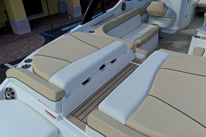 Thumbnail 47 for New 2014 Rinker Captiva 276 Bowrider boat for sale in West Palm Beach, FL