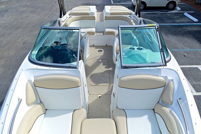 Thumbnail 116 for New 2014 Rinker Captiva 276 Bowrider boat for sale in West Palm Beach, FL