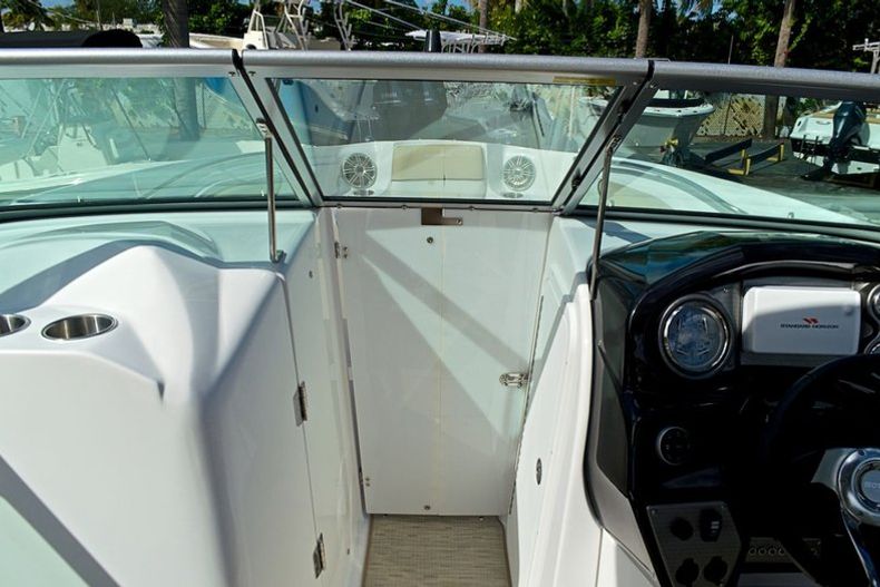 Thumbnail 122 for New 2014 Rinker Captiva 276 Bowrider boat for sale in West Palm Beach, FL