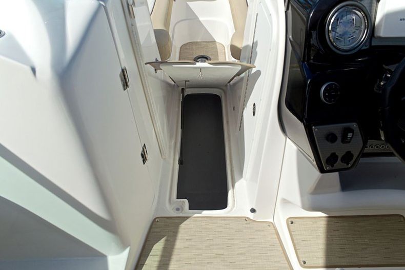 Thumbnail 125 for New 2014 Rinker Captiva 276 Bowrider boat for sale in West Palm Beach, FL